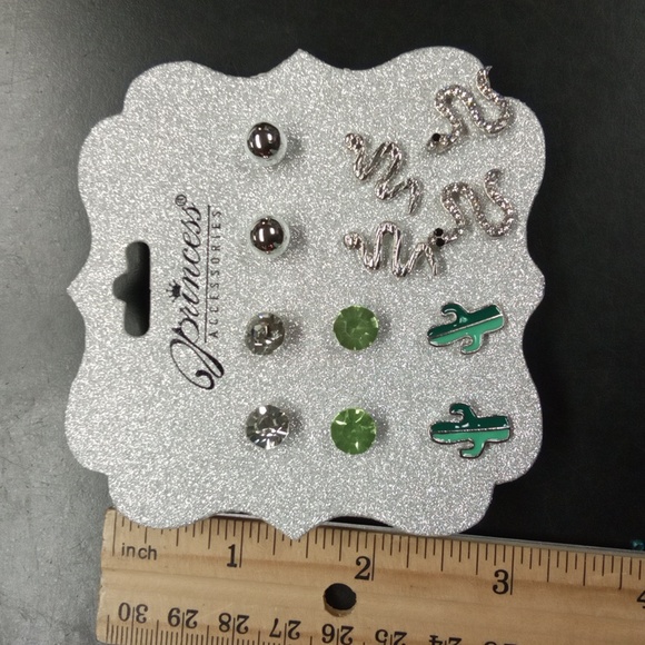 Desert Theme Stud Earrings NEW - Picture 5 of 5